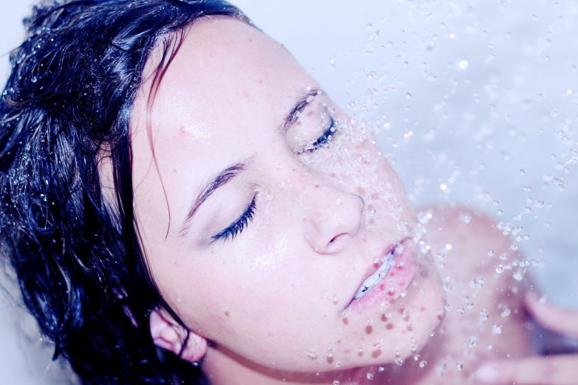 Automatisk Shower-System fra Aglaja skrubber dig på ryggen i badet